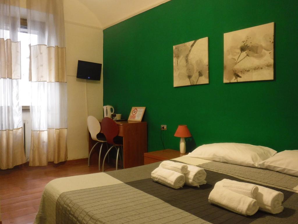 Ares Rooms Rome Bagian luar foto