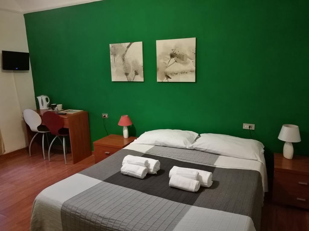 Ares Rooms Rome Bagian luar foto