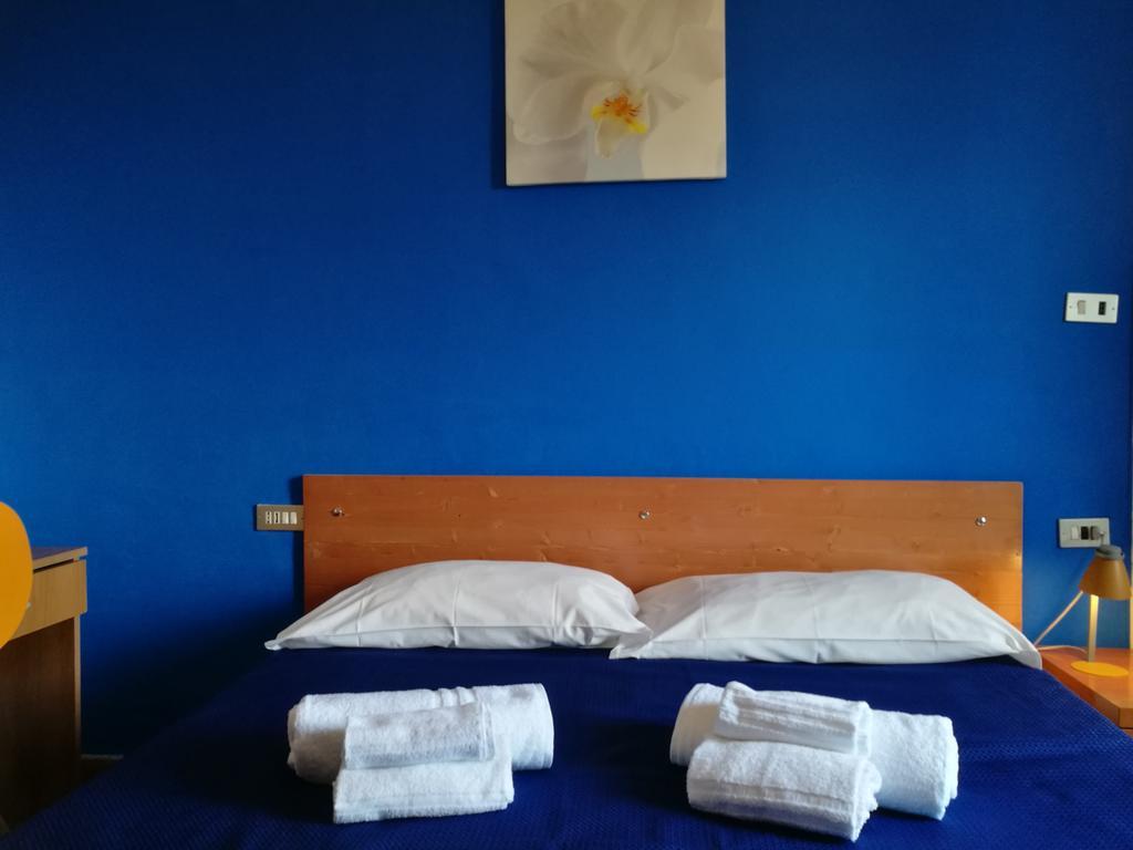 Ares Rooms Rome Bagian luar foto