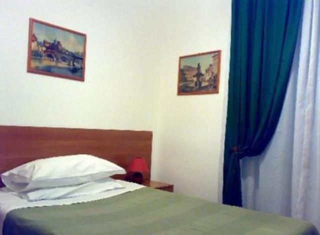 Ares Rooms Rome Bagian luar foto